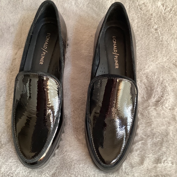 NWOT Donald Pliner black leather loafer size 6 - Picture 2 of 6